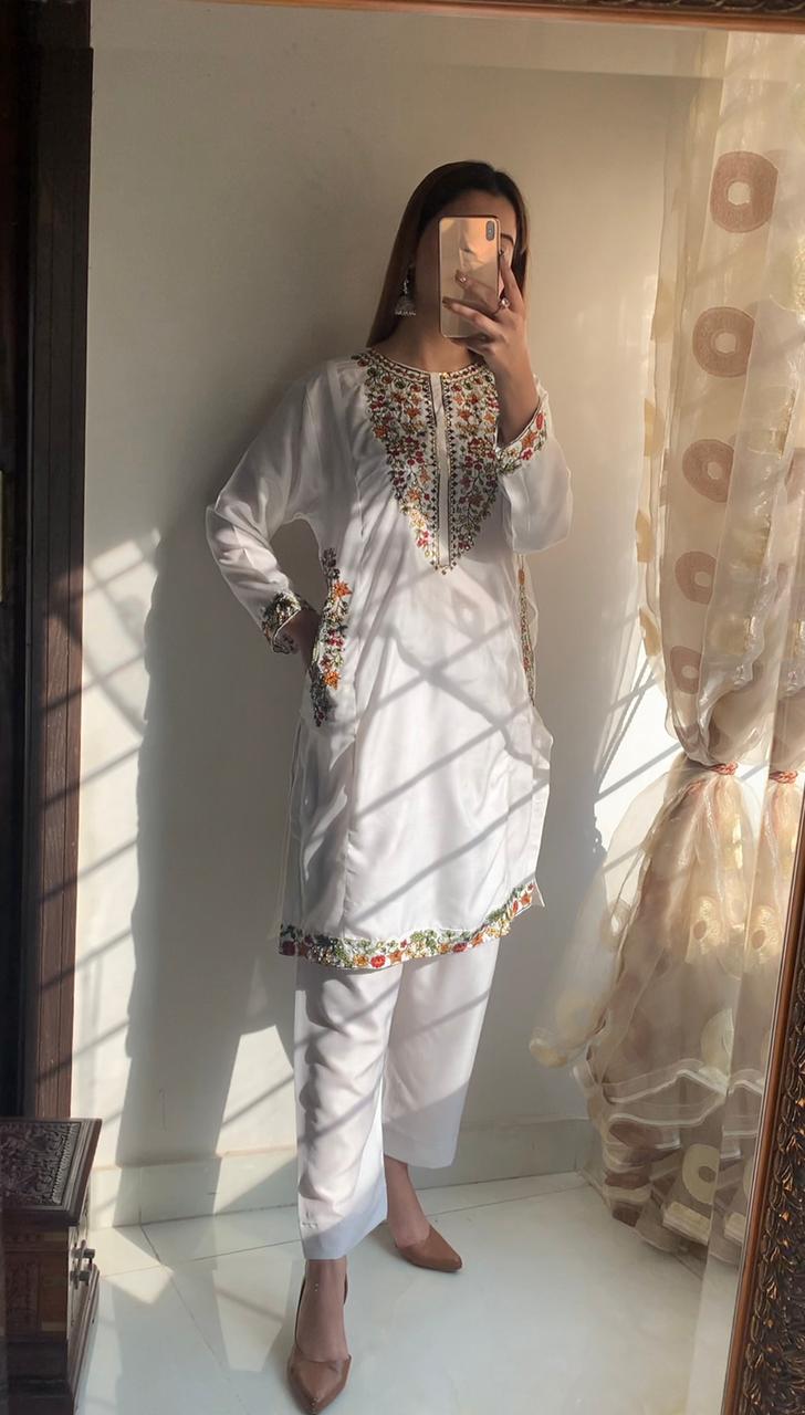 Pocket Sequence Embroidery 2Pc: Elevate Your Style!