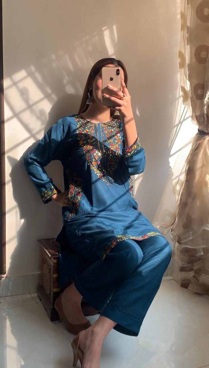 Pocket Sequence Embroidery 2Pc: Elevate Your Style!