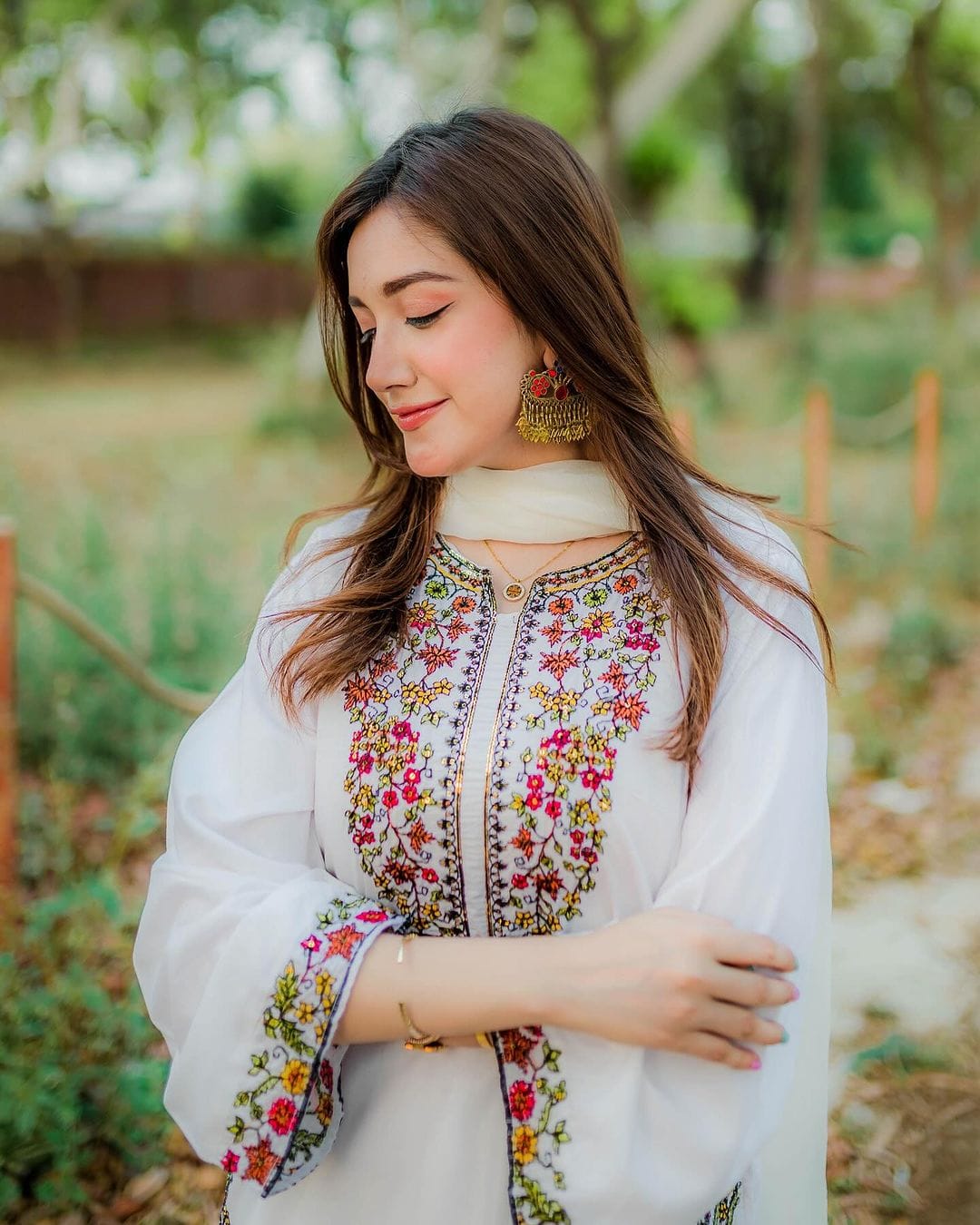 Pocket Sequence Embroidery 2Pc: Elevate Your Style!