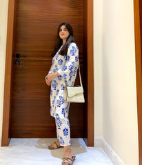 Iqra Kanwal Design 2-Piece Suit – A Statement of Grace & Elegance